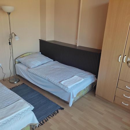 Napsugár Szálló Baja Habitación foto