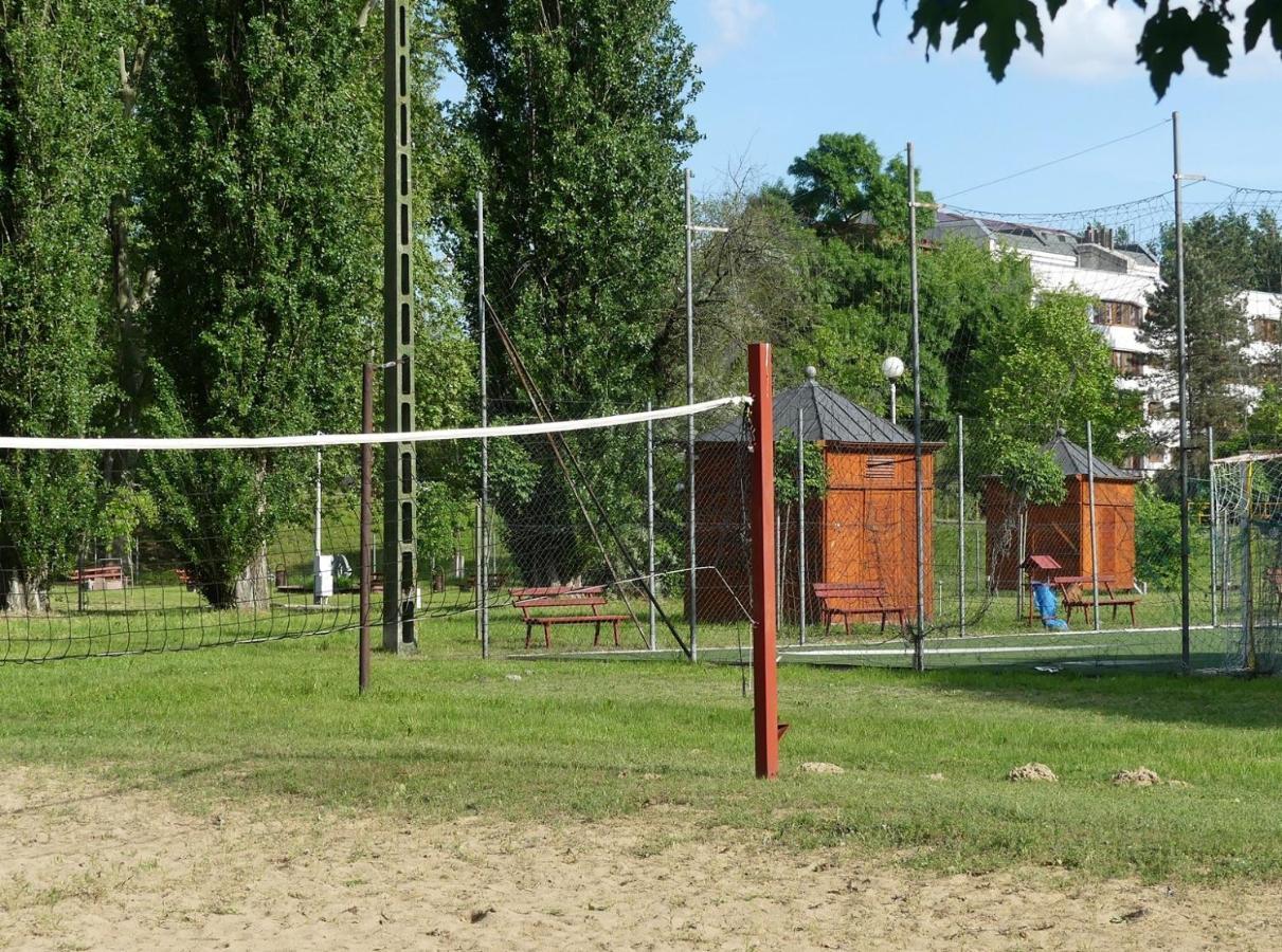 Napsugár Szálló Baja Exterior foto