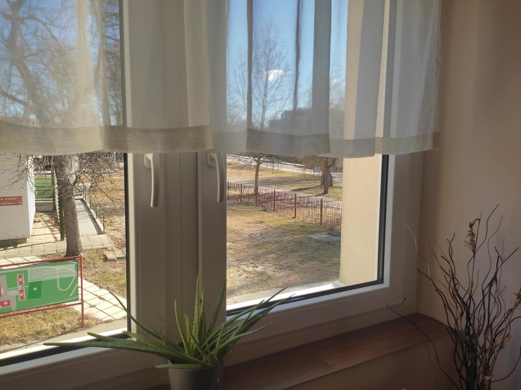 Napsugár Szálló Baja Habitación foto